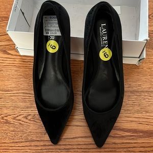 Lauren by Ralph Lauren black velvet pumps size 9